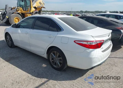 2015 Toyota Camry Se z USA, uszkodzony, nr VIN 4T1BF1FK3FU931708